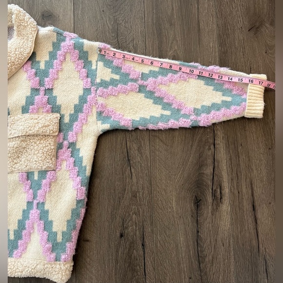 NWT LUSH Lightweight Jacquard Sherpa lined Sweater Jacket Cream/Lilac Size Med. - Picture 13 of 13